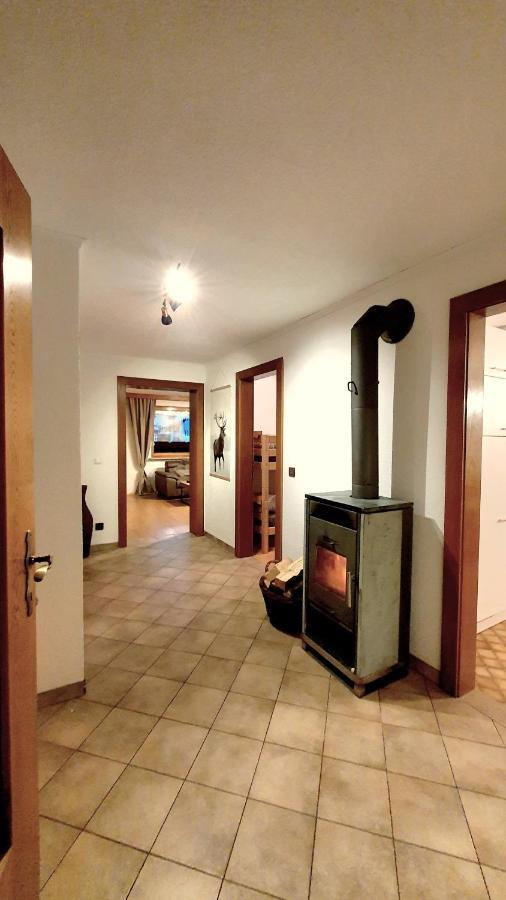 Lechufer, 80M2, Haushaelfte Mit Privatem Eingang, Kaminofen, Terrasse, Garten Pinswang Bagian luar foto